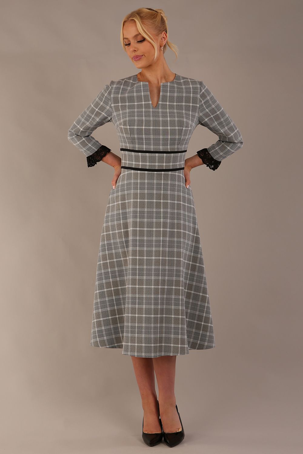 Hendricks V-Neck Check Midi Dress