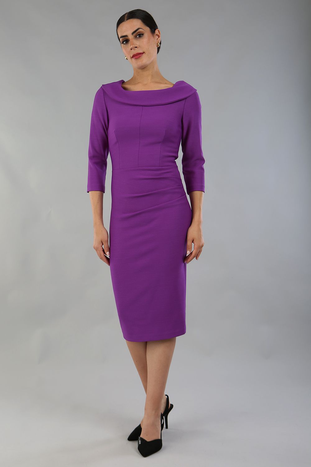 model wearing a divacatwalk Seed Spotlight Round Collar Dress 3/4 sleeve knee length in amethyst purple colour