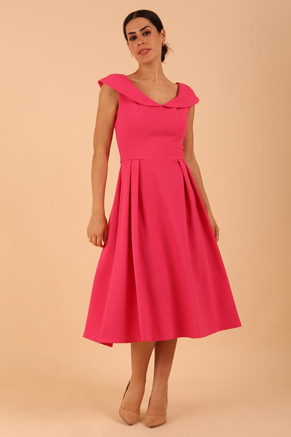 model is wearing divacatwalk Chesterton Sleeveless a-line swing dress in Fuchsia Pink with oversized collar front