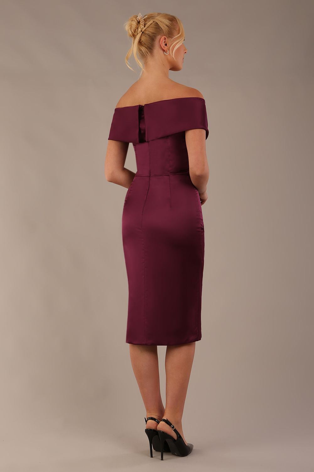 model is wearing diva catwalk casa blanca satin burgundy pencil dress off shoulder design back (Burgundy)