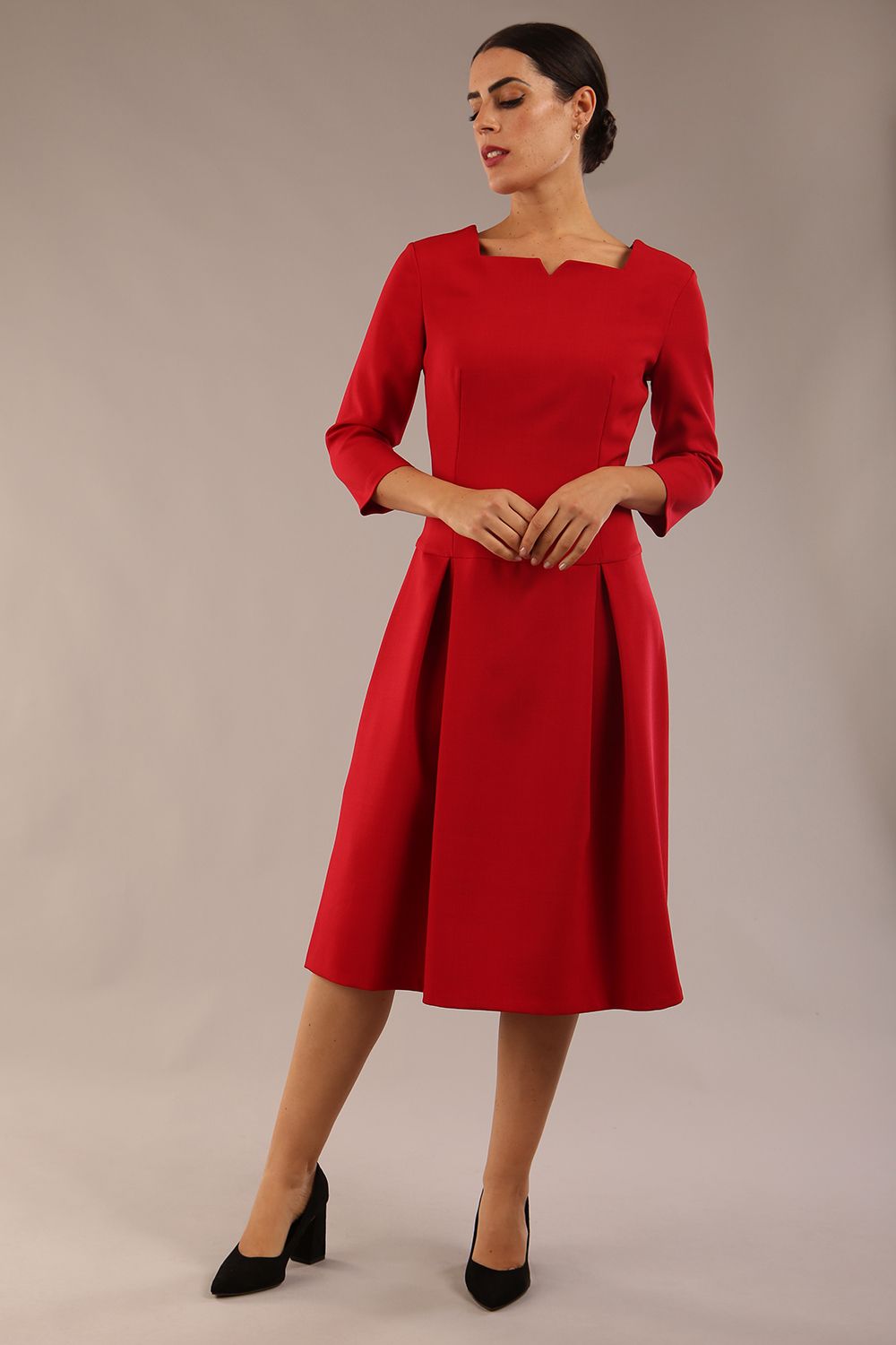 model is wearing a diva catwalk Cordelia Square Neck Pleated Midi A-line Dress with 3/4 sleeve in dark red colour front