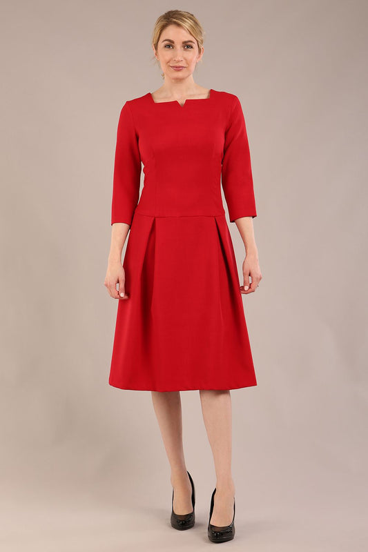 model is wearing a diva catwalk Cordelia Square Neck Pleated Midi A-line Dress with 3/4 sleeve in dark red colour front