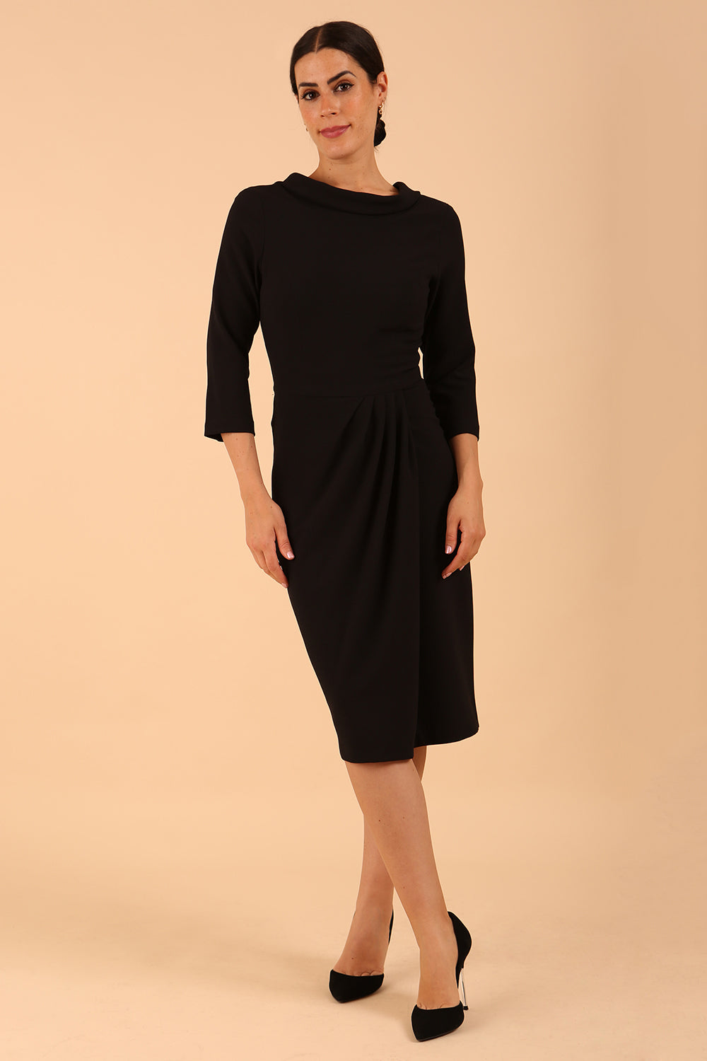 Model wearing diva catwalk Hazel pencil skirt dress with 3/4 sleeved in Black