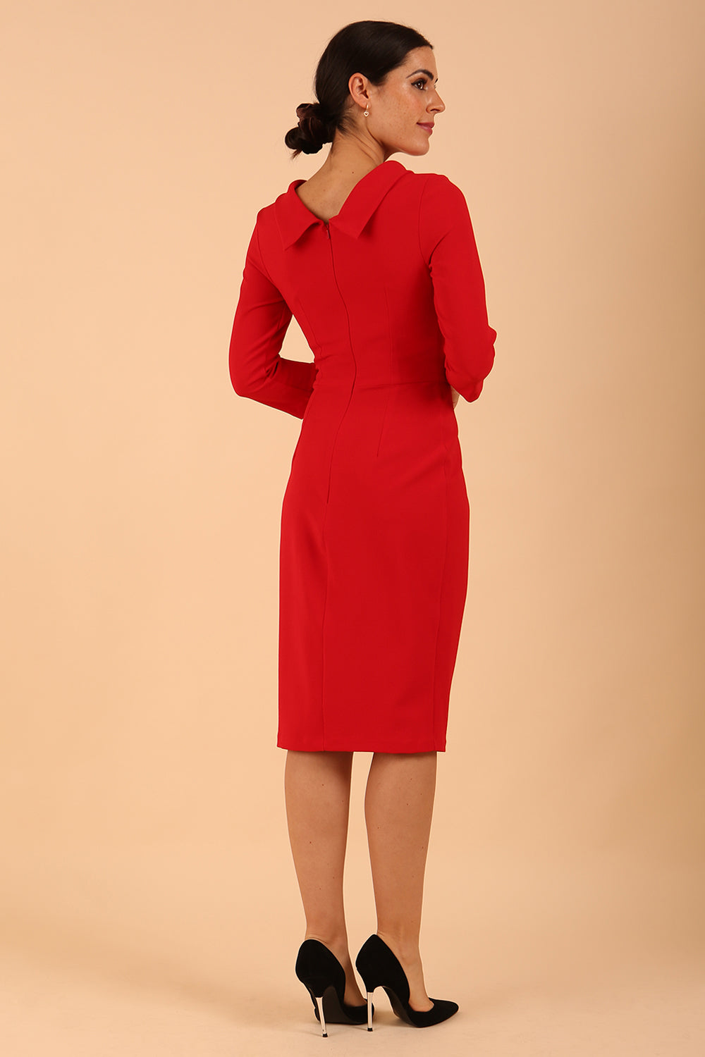 Model wearing diva catwalk Hazel pencil skirt dress with 3/4 sleeved in Passion Red