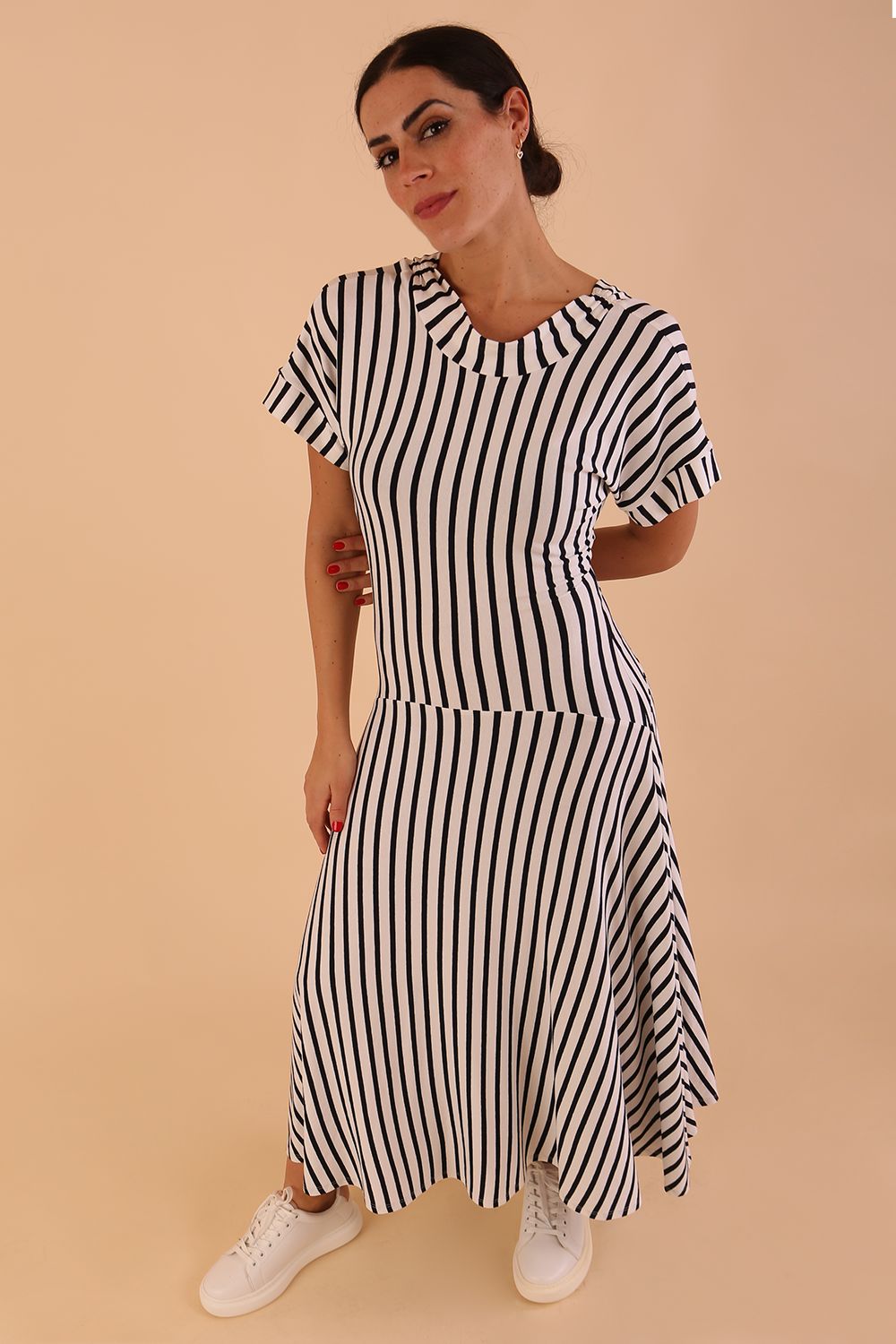 model wearing a divacatwalk Selene Stripes Swing Dress with stripes in navy blue colour front image