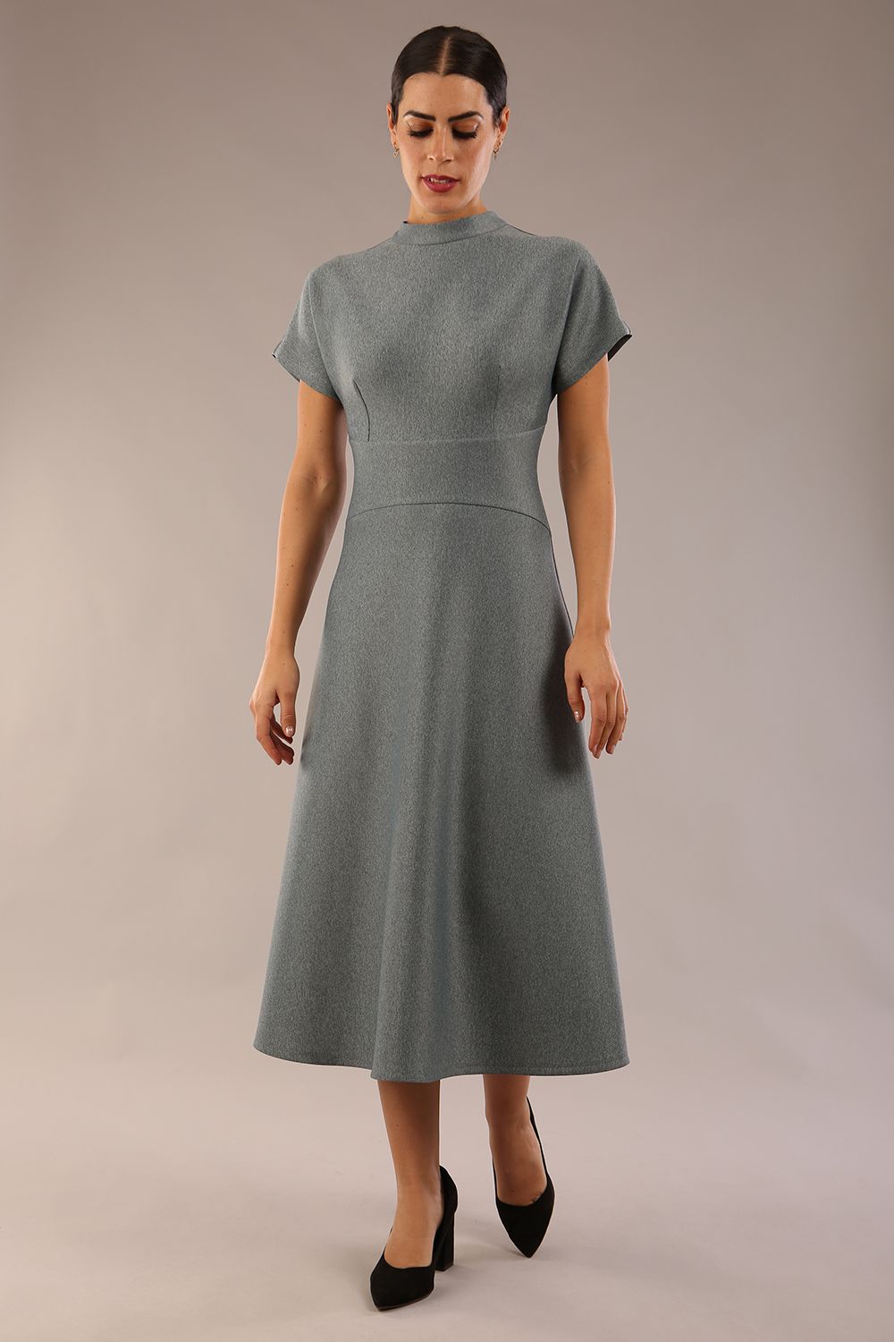 model is wearing a diva catwalk Kira Short-Sleeved Bond A-Line Midi Dress with high round neckline in grey colour front