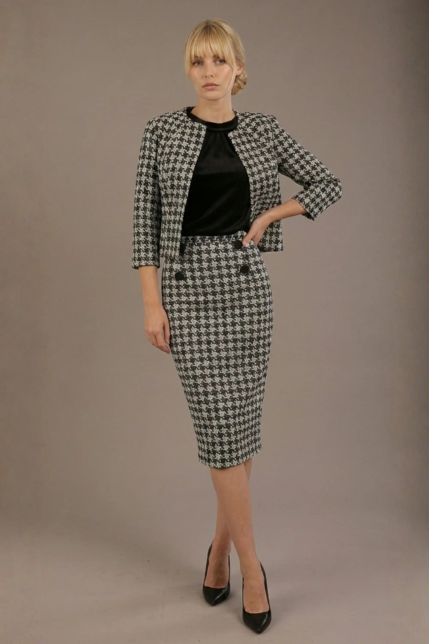 Solara Dogtooth Stretch Pencil Skirt