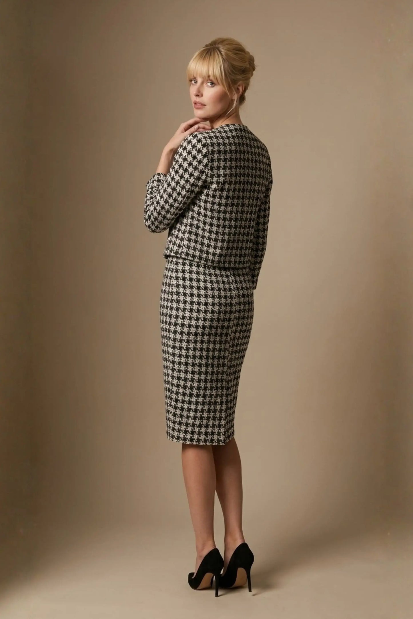 Solara Dogtooth Stretch Pencil Skirt