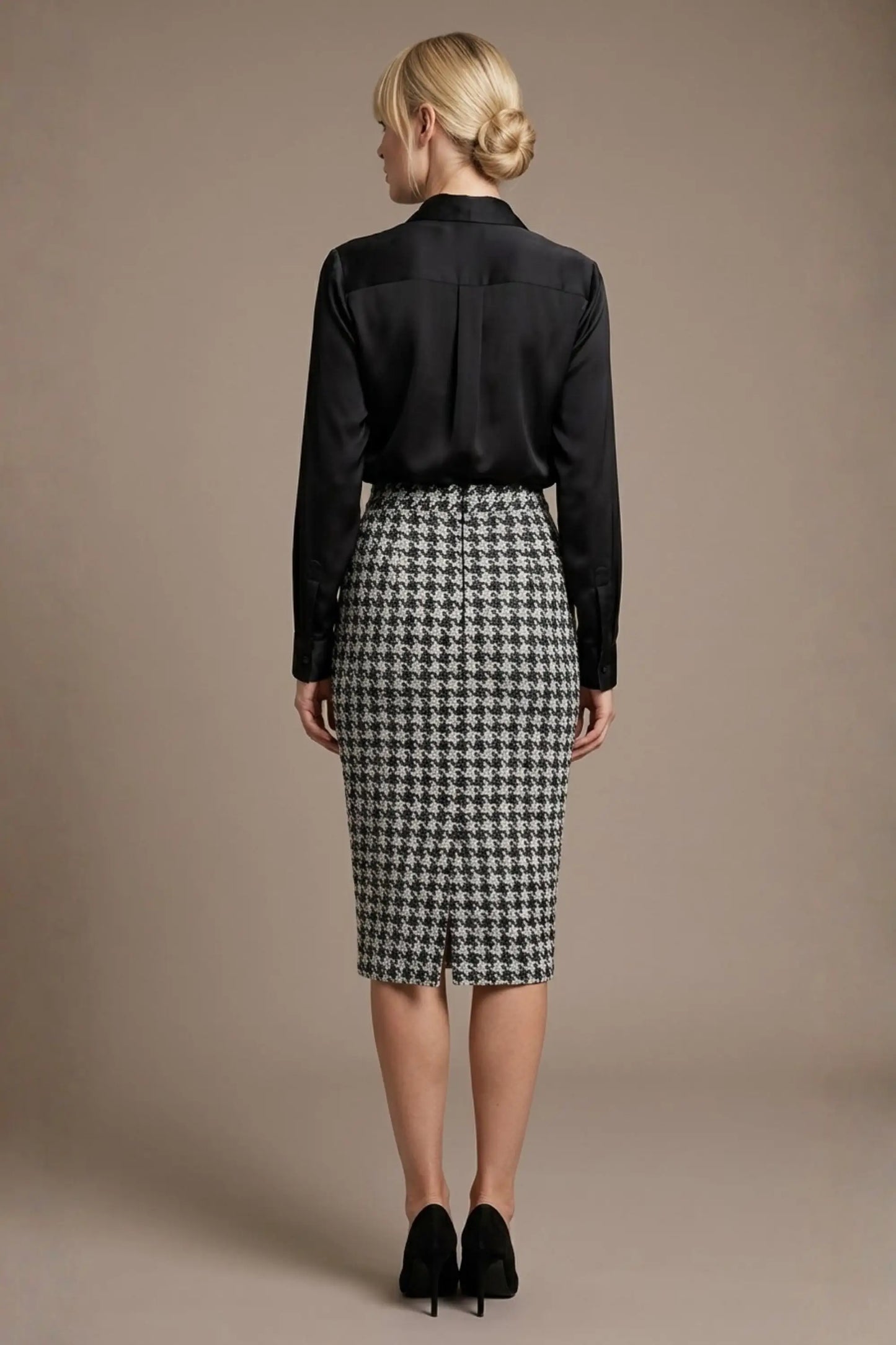 Solara Dogtooth Stretch Pencil Skirt