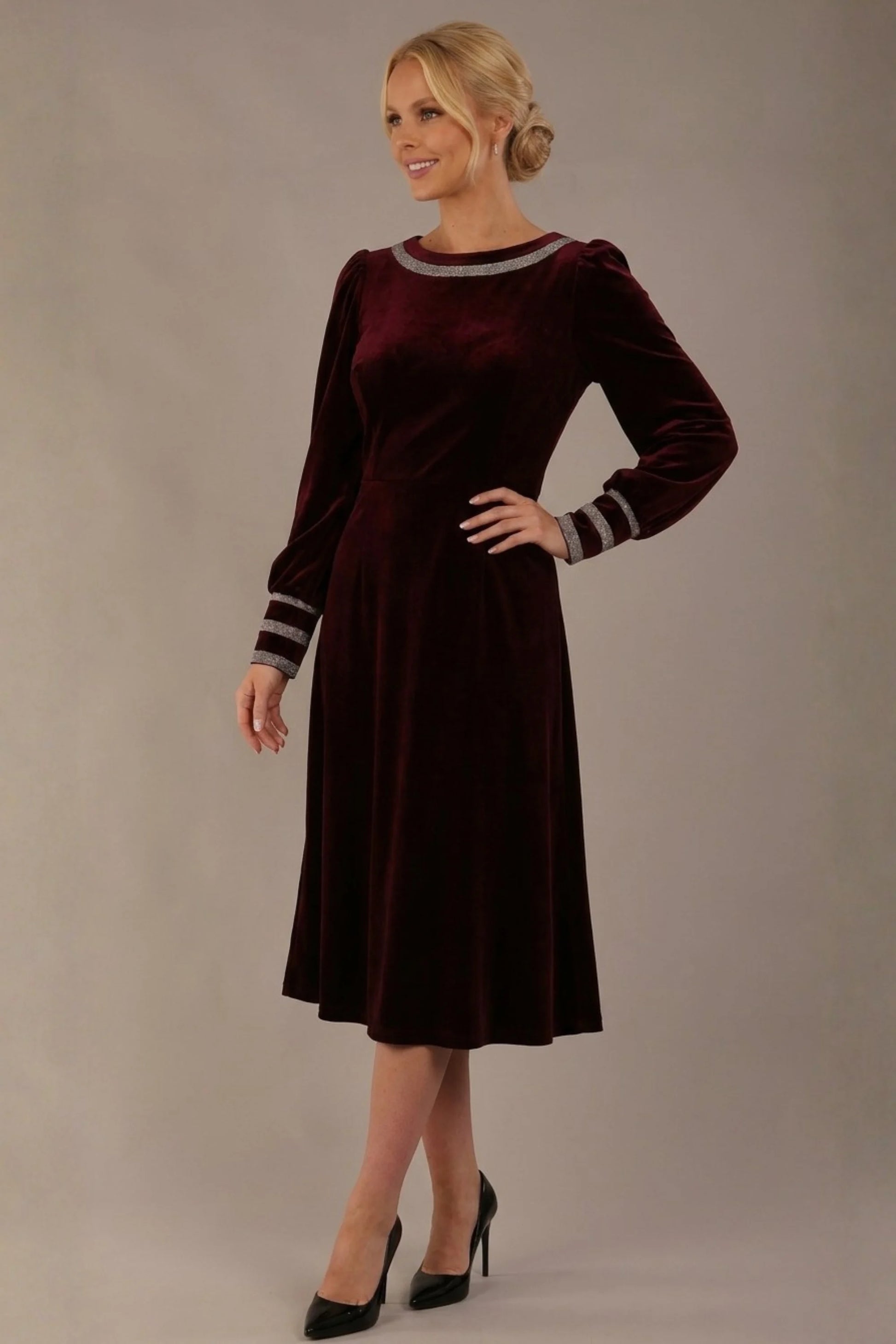 Spinetti Long-Sleeved Jewelled Velvet Midi Dress 