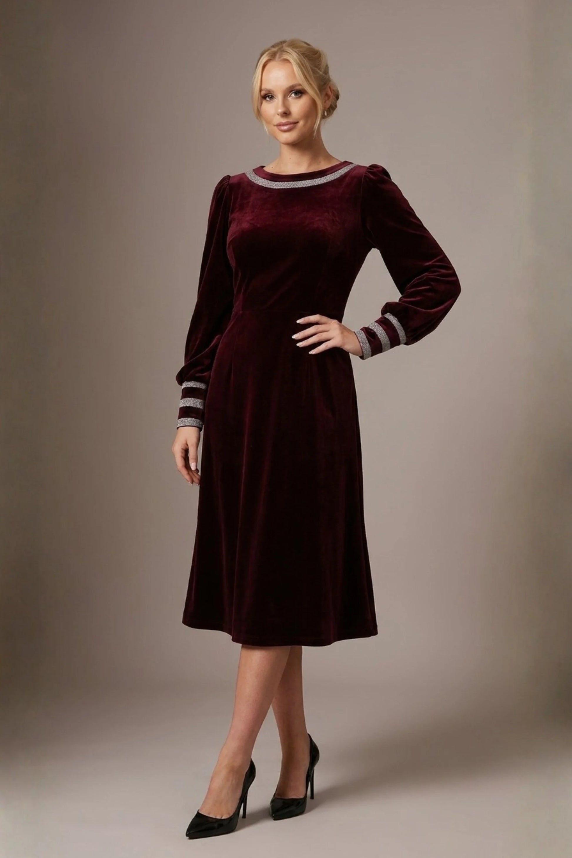 Spinetti Long-Sleeved Jewelled Velvet Midi Dress 