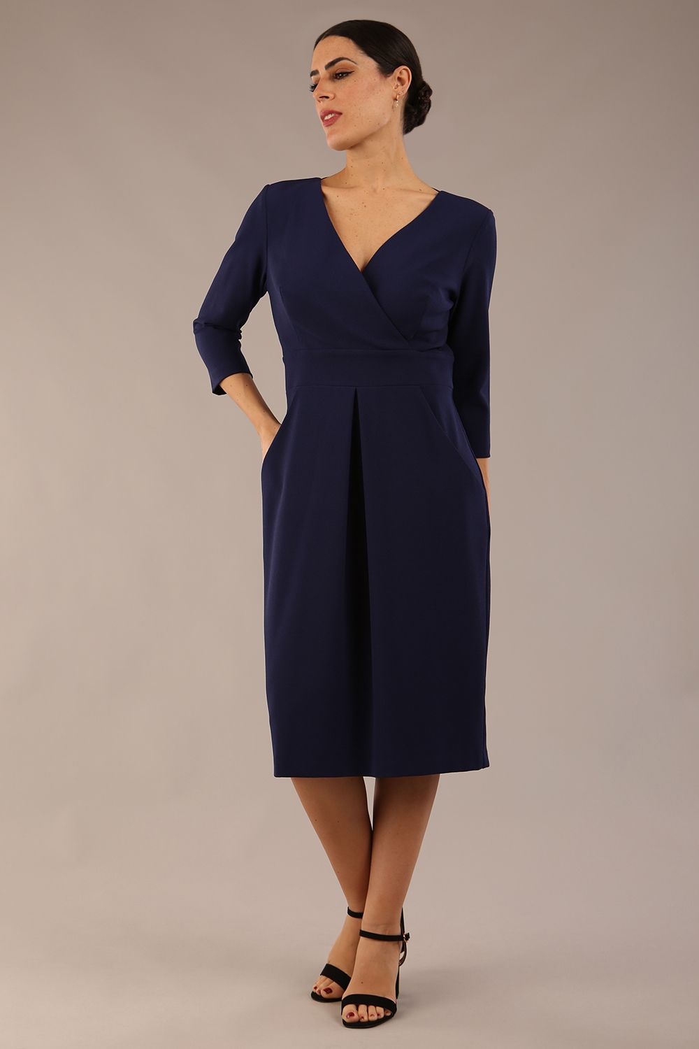 Wimpole Low V-Neck Sleeved Dress 