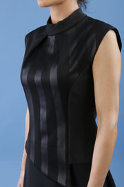 Diva Shakira Striped Pleated Top With Metal Zip Details in Black