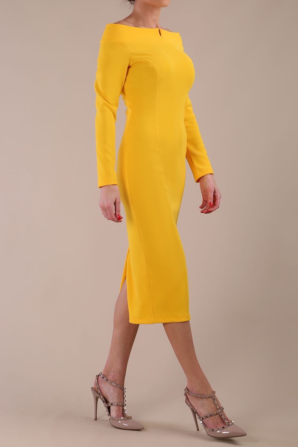 Model wearing DIVA Catwalk Faye Off Shoulder Long Sleeve Midi Pencil Dress in Sunshine Yellow colour front side dress