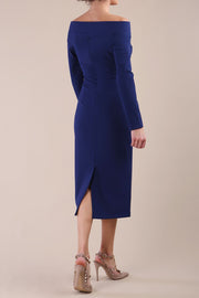 Model wearing DIVA Catwalk Faye Off Shoulder Long Sleeve Midi Pencil Dress in Navy Blue colour back side