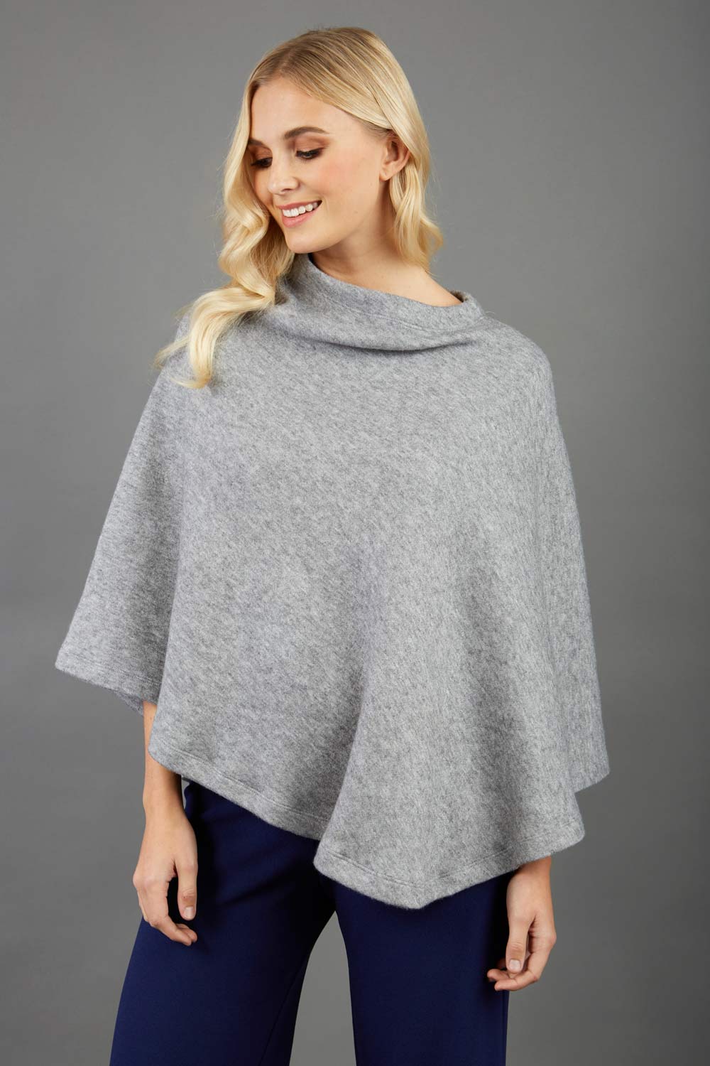 Rosalia Tricot Poncho 