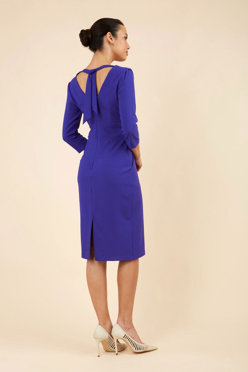 Wimpole Low V-Neck Sleeved Dress 